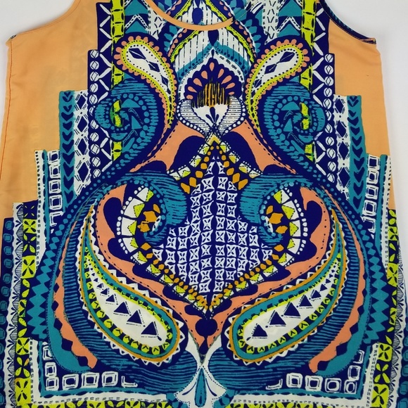 Sugar Free Light Weight Intricate Pattern Tank - Picture 2 of 4